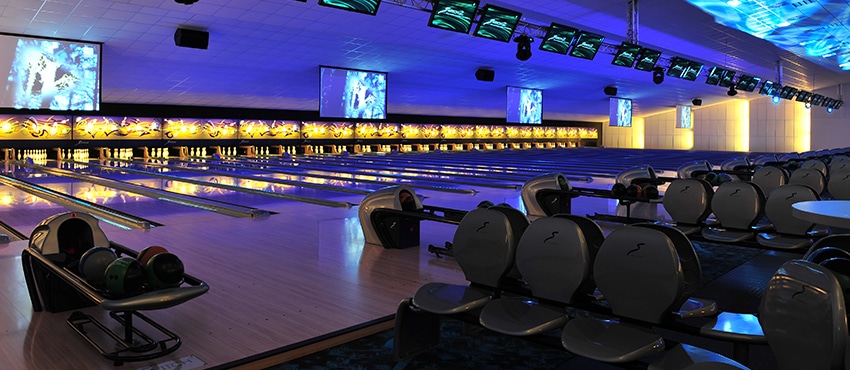 Bowling Alley With Seating Arrangement - Inco